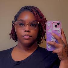 What are some short nail inspiration ideas?