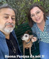 Spero che oggi per voi sia una giornata all'insegna della serenità e della  famiglia ( o amici, perché no!). Spero che abbiate cucinato le vostre  pietanze migliori e che le abbiate condivise