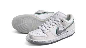 Purchase latest nikes from nike sneakers online factory shop! Diamond Supply Co X Nike Sb Dunk Low White Where To Buy Bv1310 100 The Sole Supplier