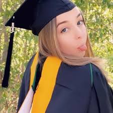 Madeline Lowry (@MadelineLowry)