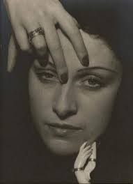 Dora Maar, Pablo Picasso and Lee Miller. Mougins , 1937. ©️Man Ray Trust  🙏🏻Azat Pogosian