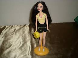 It has large amounts of eumelanin and is less dense than other hair colors. Barbie My Scene Roller Girl Nolee Doll Raven Blue Hair Streaks Articulated Legs My Scene