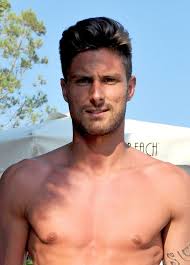 Olivier giroud, a fifa world cup winning professional footballer with the france national team and who currently plays for chelsea fc after a transfer from arsenal fc in 2018 for an undisclosed fee. Olivier Giroud Hairstyles Haircuts And Hair Style Guide With Pictures