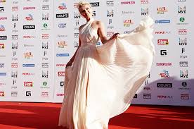 4 июня в 16:30 (мск) vm.tiktok.com/zsjh5ats4. Polina Gagarina Keti Topuriya Yana Rudkovskaya I Drugie Na Krasnoj Dorozhke Premii Muz Tv 2018 Spletnik