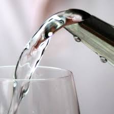 Diuretics) basically pressure your kidneys into flushing out excess water and salt through your pee. Water Intoxication Wikipedia