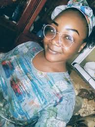 Bonjour 👋👋 Garoua 🇨🇲 Garoua est la capitale de la région du Nord du  Cameroun et le chef-lieu du département de la Bénoué. Elle a été érigée en  Communauté urbaine de Garoua