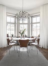 Gardinen & vorhänge fürs wohnzimmer. Esszimmer Modern Teppich Gardinen Holzstuhl Erker Gestalten Erkerfenster Wohntrends Innendesign B Grosser Esszimmer Tisch Minimalkuche Esszimmer Gestalten