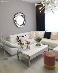 Bu Evde Modern Dekor Aksesuarlarla 3 Farkli Gorunume Burunuyor Ev Gezmesi Oturma Odasi Fikirleri Ev Icin Dekor