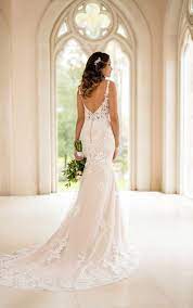 Classic Lace Fit And Flare Wedding Dress Stella York Wedding Dresses Discontinued Form Fitting Wedding Dress Fitted Wedding Dress Fit And Flare Wedding Dress