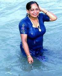 Watch premium and official videos free online. Best Indian Girls Mallu Aunty Bathing In Ganga Showing Cleavage Best Indian Girls