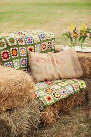 Favorite this post jul 23 hay for sale $5 (arlington) pic hide this posting restore restore this posting. 7 Best Hay Bale Couch Ideas Fall Mini Fall Photoshoot Family Fall Mini Shoot