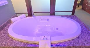 Pehrson lodge will help you celebrate that special feeling that makes you the perfect couple. Minnesota Hot Tub Suites 2021 Romantic Hotels With In Room Spa Tubs
