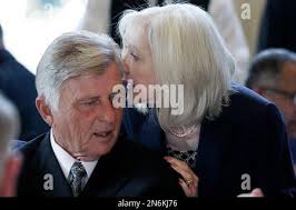 Arkansas Gov. Mike Beebe, left, speaks with his wife first lady Ginger Beebe  during a meeting of the Political Animals Club at the Governors Mansion in  Little Rock, Ark., Wednesday, Sept.18, 2013. The club celebrated its 30th  anniversary Wednesday. (AP ...
