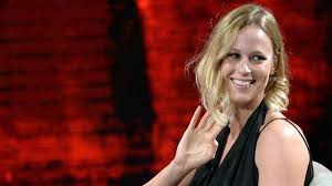 Aug 21, 2018 · se federica pellegrini ha scelto i capelli corti c'è un motivo ben preciso (e come darle torto) la prova che le vacanze con le amiche possono scalfire anche le più grandi certezze di redazione. Federica Pellegrini E Il Manuale Di Autostima Le 10 Cose Che Abbiamo In Comune