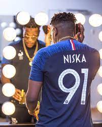Suivez notre réseau social，nous faisons souvent des activités, il y a de grandes opportunités pour gagner des maillots de foot gratuitement. Silhouette Brillant Samedi Nike Maillot France Coupe Du Monde 2018 2 Etoiles Commodite Bonne Chance La Main Doeuvre