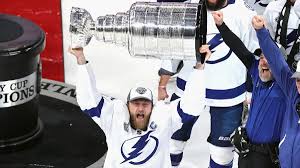 Griffins are known for guarding treasure and priceless possessions. Stanley Cup Finalisten Lightning Und Stars In Einer Staffel Kicker