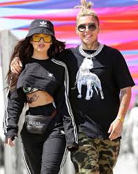 See what lino luongo (luongolino9) has discovered on pinterest, the world's biggest collection of ideas. Lino Golden S A Logodit Cu Andra Ghinea È™i È™i A Tatuat Chipul Ei Pe BraÈ›ul Radio Infinit