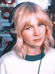 How Much Does Kris Hc Make