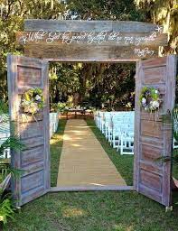 Gorgeous Entry For A Country Wedding Casamento Economico Casamento Rustico Romantico Coisas De Casamento
