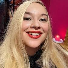 Ingrid Frost's Instagram, Twitter & Facebook