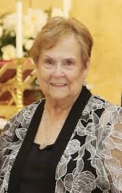 Heather Pullen's Instagram, Twitter & Facebook