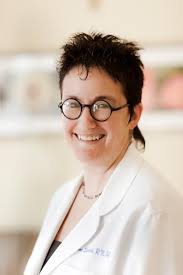 Clinical Wisdom and Interventions in Critical Care: A Thinking-in-Action  Approach : Benner PhD RN FAAN, Patricia, Stannard PhD RN, Daphne, Hooper-Kyriakidis  PhD RN, Patricia: Amazon.ca: Livres