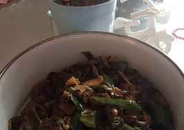 Nah, itulah resep kerang pedas yang nikmat dan praktis untuk inspirasi menu spesial akhir pekanmu. Resep Selera Kerang Kupas Cabe Ijo