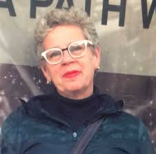 Can you suggest where I can rent traditional Venetian costumes for this  year's carnival?