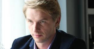 Przyjaciółki: Adam Krawczyk zmienił nazwisko! Na jakie?