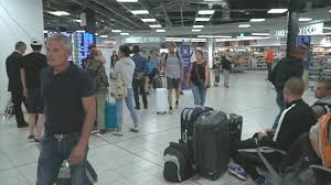 Luton airport arrivals provides you with live flight information that lets you check the progress of flights arriving and departing the airport which is situated close to the city of luton in bedfordshire. Luton Airport Painful Or Stress Free Bbc News