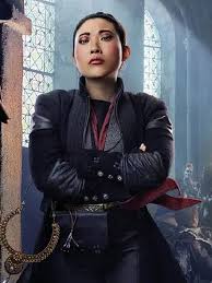Ver jumanji 3 aqui un equipo de amigos regresa a jumanji para rescatar a uno de los suyos, pero descubre que nada es lo. Awkwafina Jumanji 2 Ming Trench Coat Hjacket