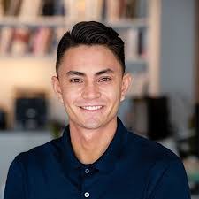 Darryl Diamond's Instagram, Twitter & Facebook