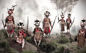 Suku batak merupakan salah satu suku bangsa terbesar di indonesia, berdasarkan sensus dari badan pusat satistik pada tahun 2010.nama ini merupakan sebuah tema kolektif untuk mengidentifikasikan beberapa suku bangsa yang bermukim dan berasal dari pantai barat dan pantai timur di provinsi sumatera utara. Freewest Papua Mengenal Lebih Dekat 12 Suku Suku Asli Papua