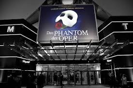 Wir Lieben Musicals Und So Freue Ich Mich Immer Wenn In Meiner Nahe Ein Neues Musical Aufgefuhrt Wird Gerade Einmal 20 Minuten Phantom Der Oper Musical Oper