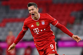 Robert lewandowski is 31 years old and was born in poland.his current contract expires june 30, 2023. Bayern Munich Robert Lewandowski Flexible About Future