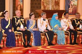 Titah raja permaisuri agong, disebabkan ayahanda. Selangor Royal Office ×'×˜×•×•×™×˜×¨ 31 Julai 2019 Dymm Sultan Selangor Sultan Sharafuddin Idris Shah Alhaj Berkenan Berangkat Ke Majlis Santapan Diraja Bersempena Istiadat Pertabalan Yang Di Pertuan Agong Ke 16 Di Istana Negara