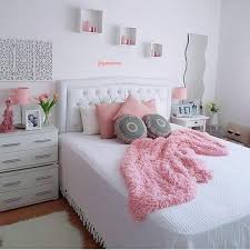 Pink in various hues can be a chic choice. Pin On Dormitorio Bedroom