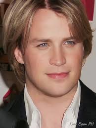 Just stumbled upon these pics of Kian Egan with his heavenly golden locks