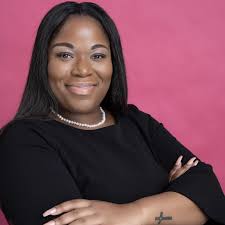 Tara Swinson's Instagram, Twitter & Facebook