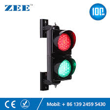 In the case of a radio failure or aircraft not equipped with a radio, or in the case of a deaf pilot, air traffic control may use a signal lamp (called a signal light gun or light gun by the faa) to direct the aircraft. 4 Inches 100mm Led Traffic Light Lamp Red Green Traffic Signal Light Parking Lot Signal Entrance And Exit Traffic Light Aliexpress