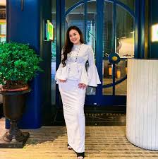 Jika imej kakaknya masih bersih dari gossip mahupun aktiviti sosial. Biodata Syainie Aida Shuhaimi Adik Eira Syazira Pelakon Drama Nasi Kerabu Untuk Che Abe Iluminasi