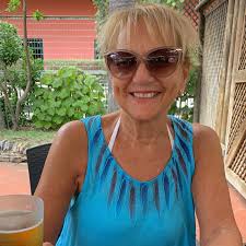 Looking for a dog groomer who does deshed's? I have a smooth coat Parsons  Jack Russell who is shedding like crazy and could do with a good wash and  deshed. Its becoming