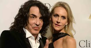 Paul Stanley (Kiss) talks about his troubled childhood and birth condition