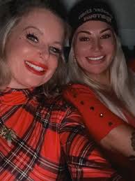 Damien Fox loves the room the Night Owl painted for him 💖 @thenightowl