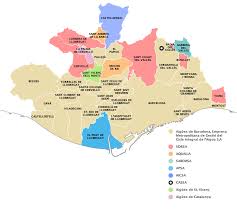 Este aglomerado urbano partilha indústrias, infraestruturas e habitações. Abastecimiento Area Metropolitana De Barcelona