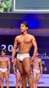 Korean male beauty pageant - ThisVid.com