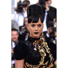 Katy perry has showed off a wild new hairstyle as she comes under fire from the hindu community after sharing an image of a hindu goddess on instagram. Katy Perry S Hair Evolution From Mermaid Dream To Platinum Pixie Allure