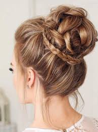 Uzun Saclar Icin 20 Carpici Mezuniyet Sac Modelleri 2019 Trendler Ve Moda Longhairstyles Hairstyles Promhair Promhairst Uzun Sac Sac Gelin Sac Modelleri