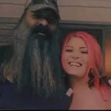 I'm crying I'm so proud!!! My sister just told me that this sweet little  girl- my niece Elise, was presented with the Triple C award. Only 2  students in the entire 4th