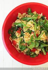 Am nächsten tag basilikum und rucola untermischen und mit balsamico, olivenöl, salz. Die Perfekte Grillbeilage Nudelsalat Mit Rucola Parmesan Und Tomaten Pesto Wirrettenwaszurettenist Feinschmeckerle Foodblog Stuttgart Reutlingen Schwabische Alb